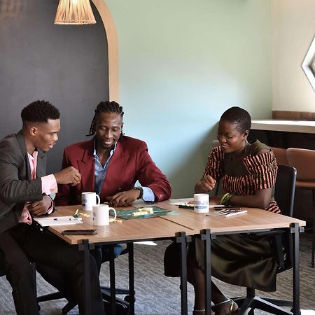 Отель Ibis Styles Abidjan Marcory Экстерьер фото
