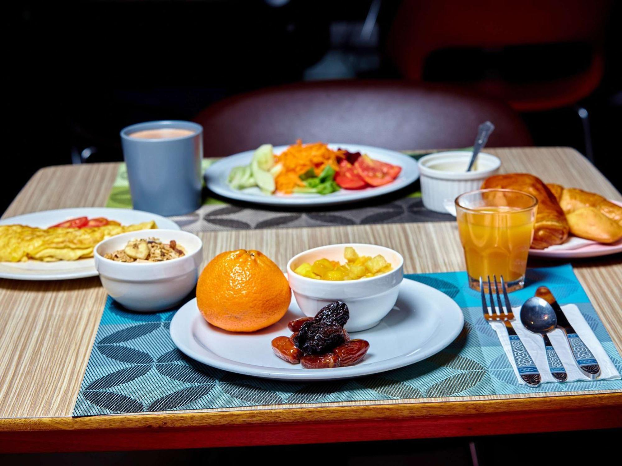 Отель Ibis Styles Abidjan Marcory Экстерьер фото