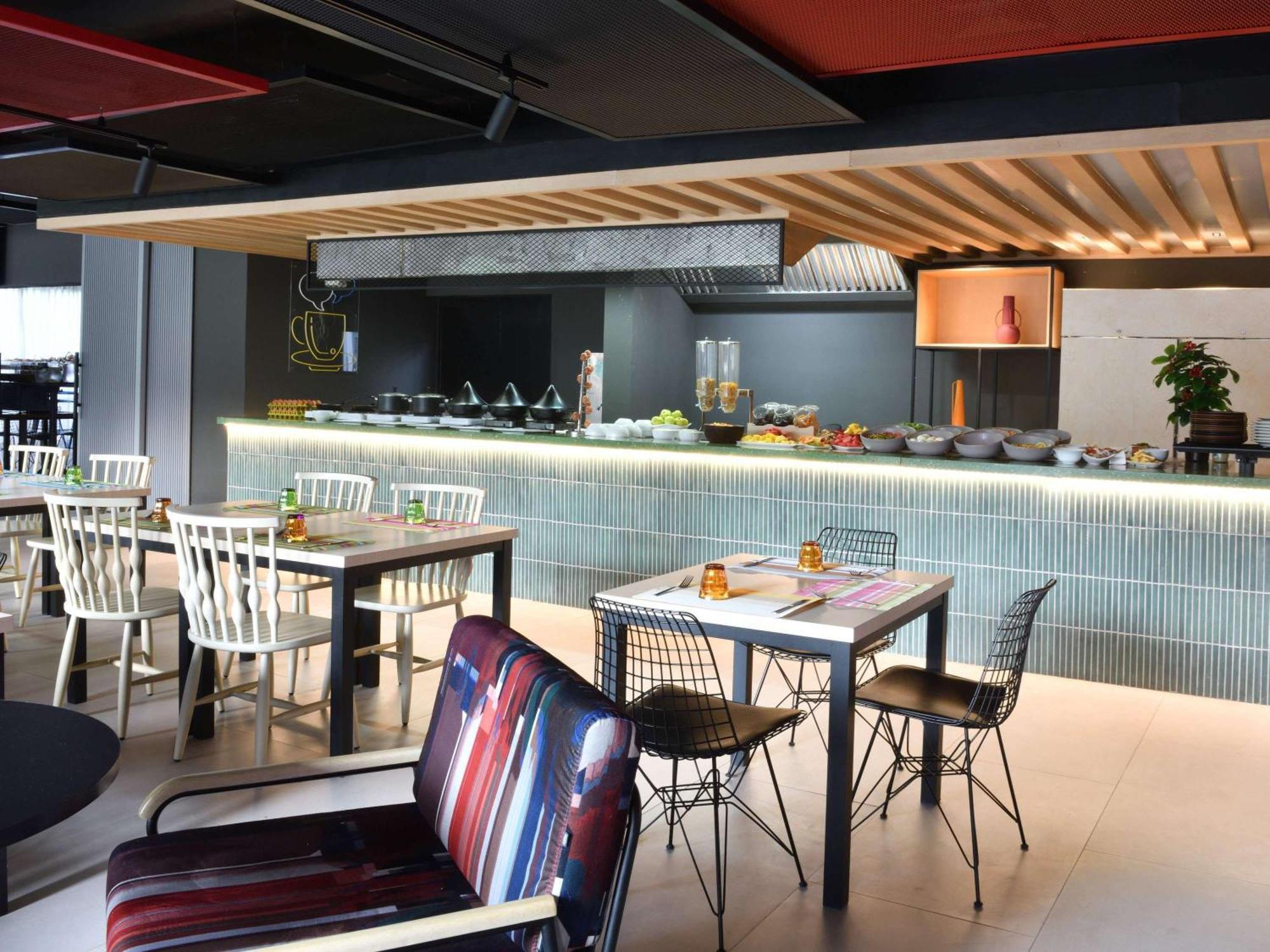 Отель Ibis Styles Abidjan Marcory Экстерьер фото