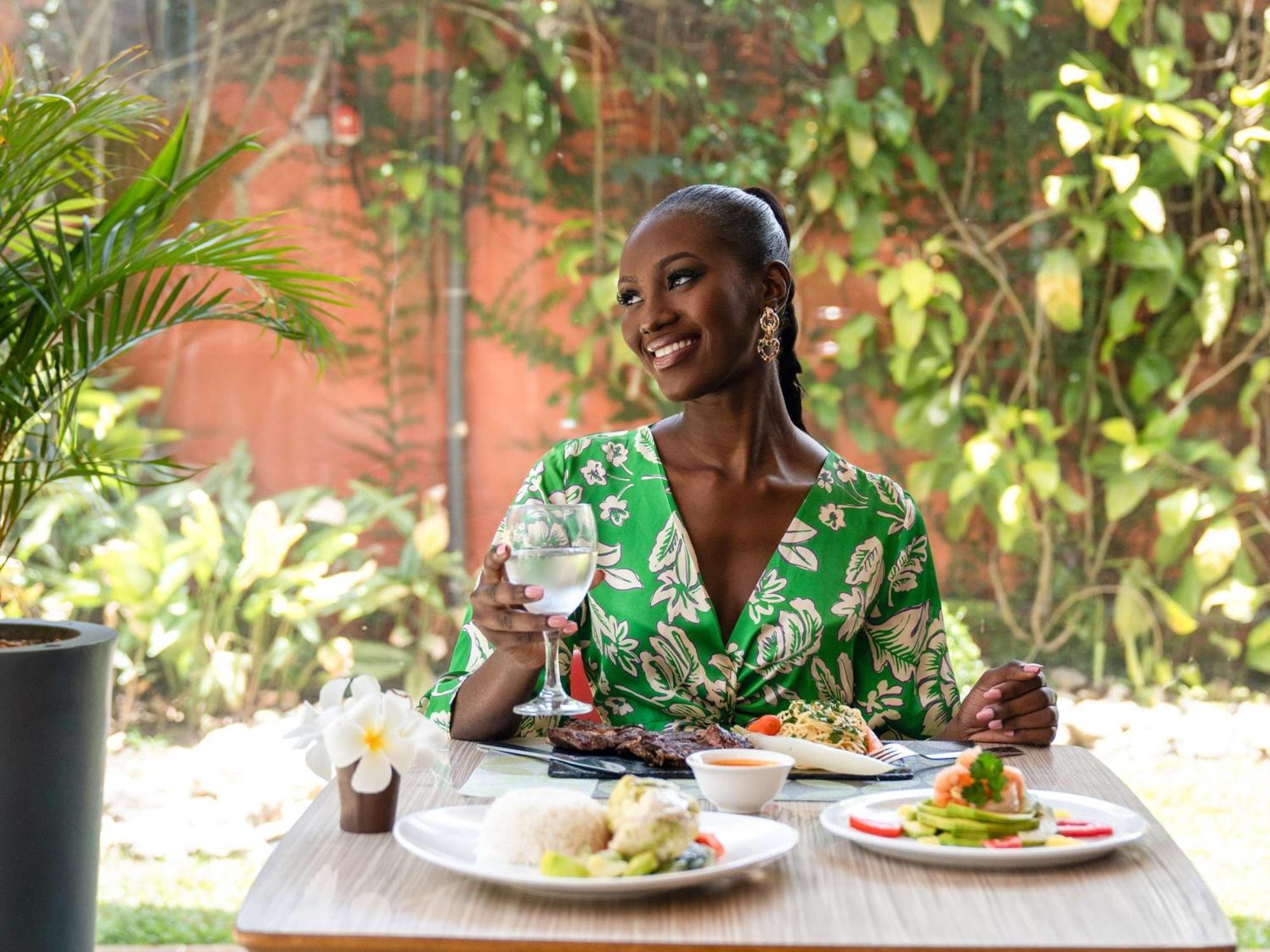 Отель Ibis Styles Abidjan Marcory Экстерьер фото