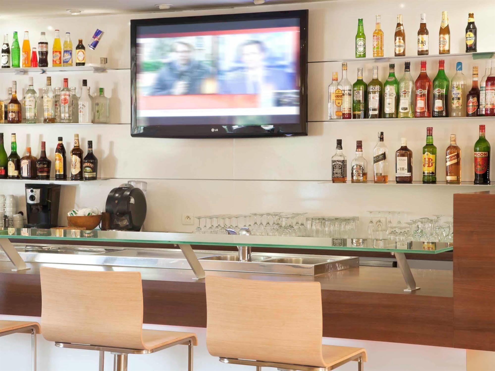 Отель Ibis Styles Abidjan Marcory Экстерьер фото
