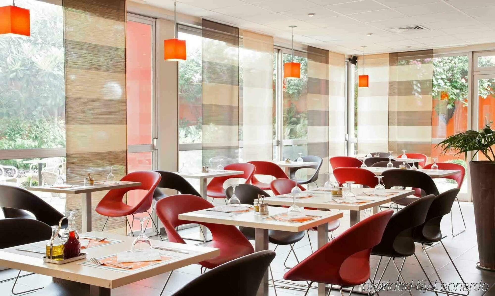 Отель Ibis Styles Abidjan Marcory Ресторан фото